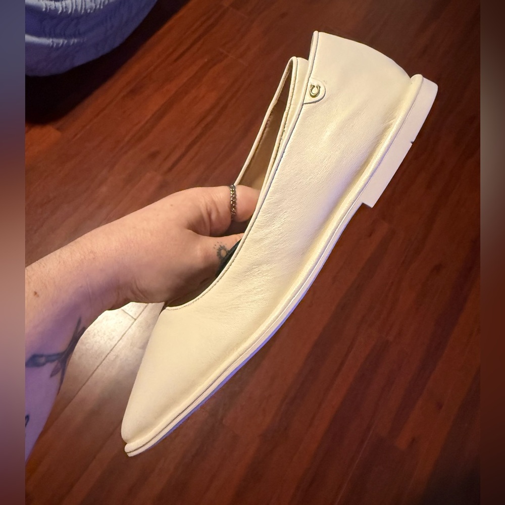 Coach flats